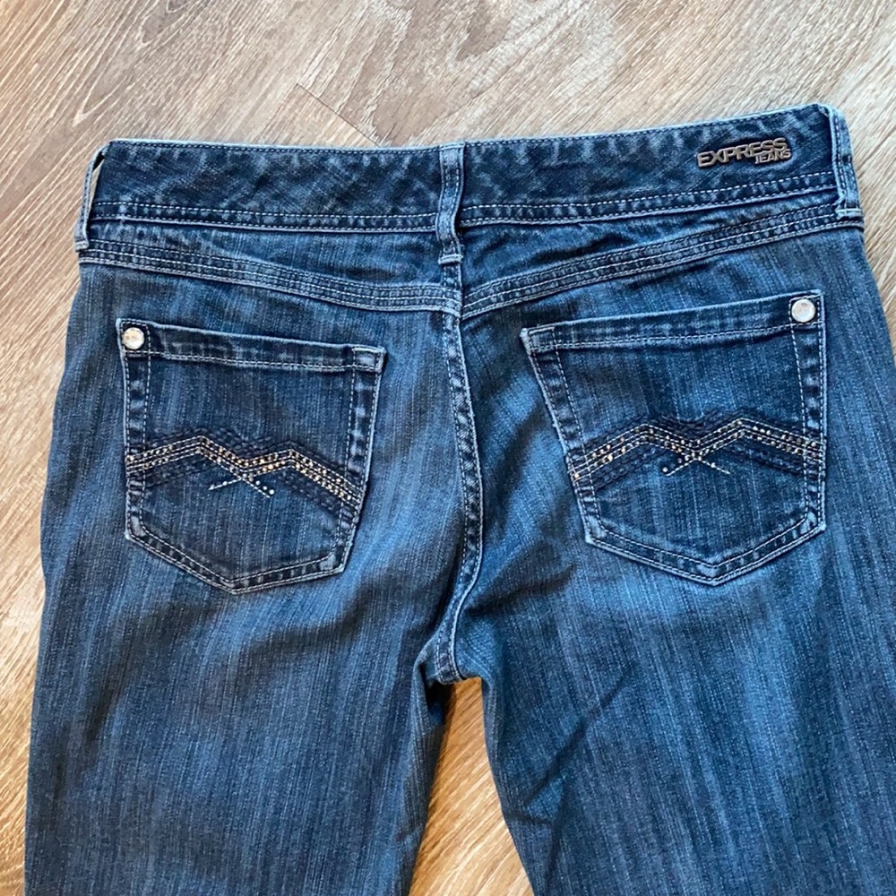 Express Mid Rise Darker Wash Skinny Jeans - Picture 7 of 11